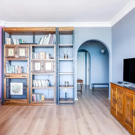 Апартаменты Magnificent Sea View Flat 5 Min To Istiklal Square